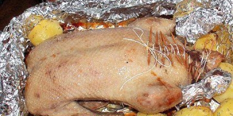Як приготувати качку у фользі?