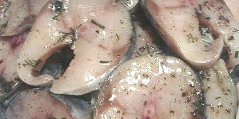Як смачно засолити скумбрію з першого разу?
