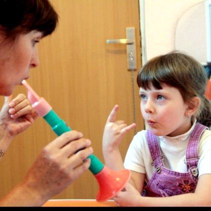 Як спілкуються глухі діти?