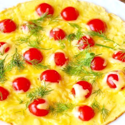 Як приготувати омлет з помідорами?