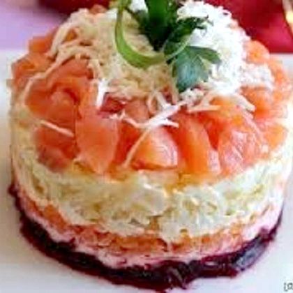Рецепт салату з солоною фореллю